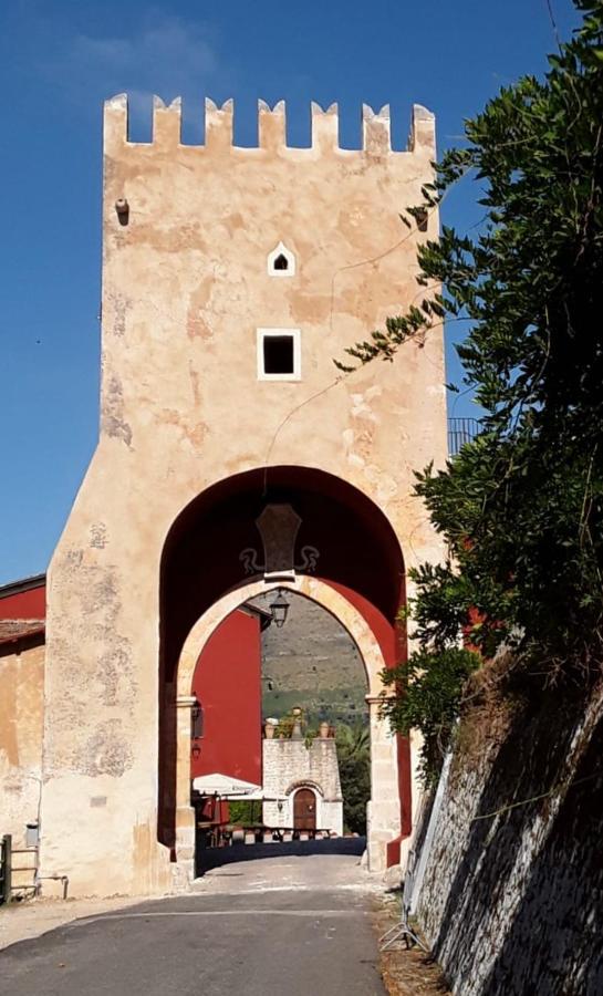 Alloggio La Torre Fossanova Priverno Buitenkant foto